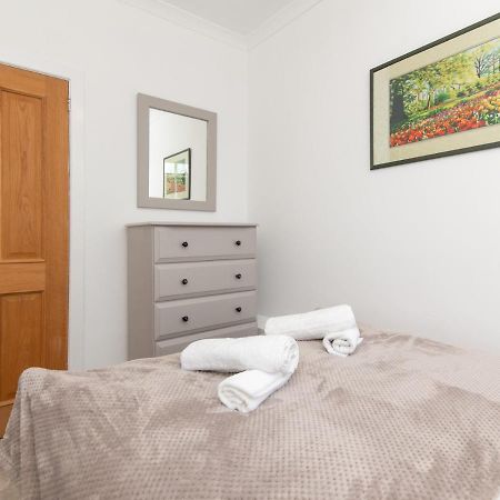 Pass The Keys Stylish 2 Bed Central Bath Apartment With Parking Exteriér fotografie