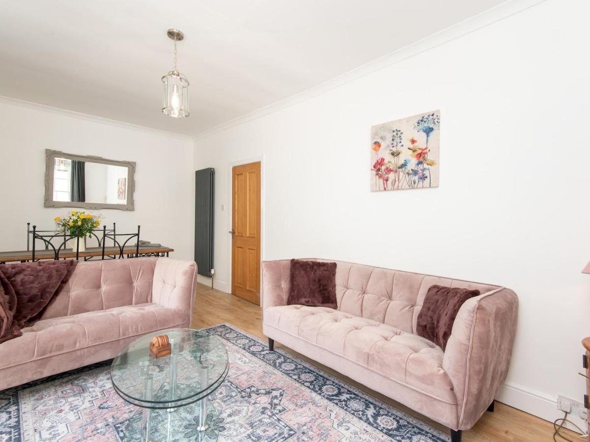 Pass The Keys Stylish 2 Bed Central Bath Apartment With Parking Exteriér fotografie
