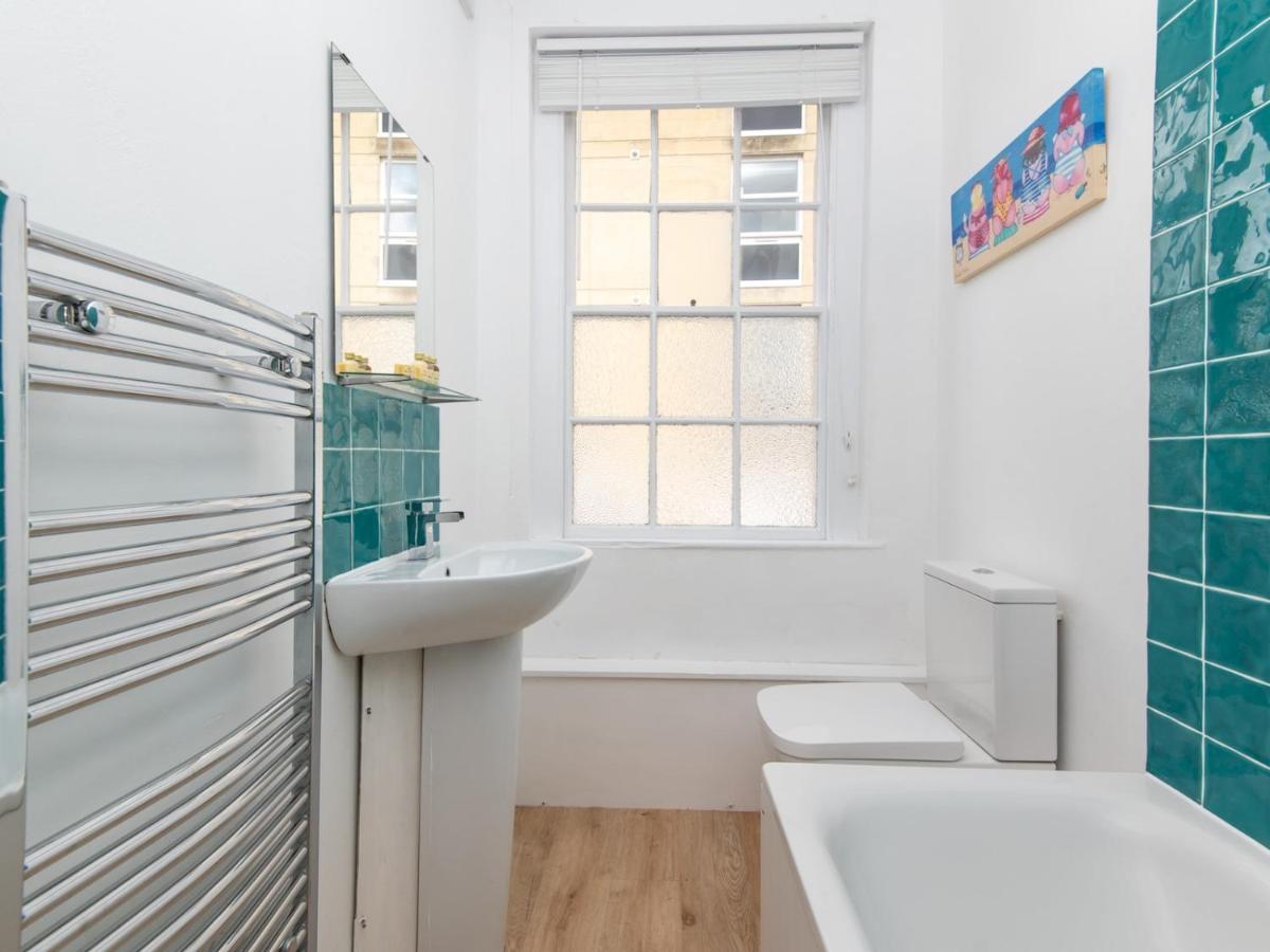 Pass The Keys Stylish 2 Bed Central Bath Apartment With Parking Exteriér fotografie