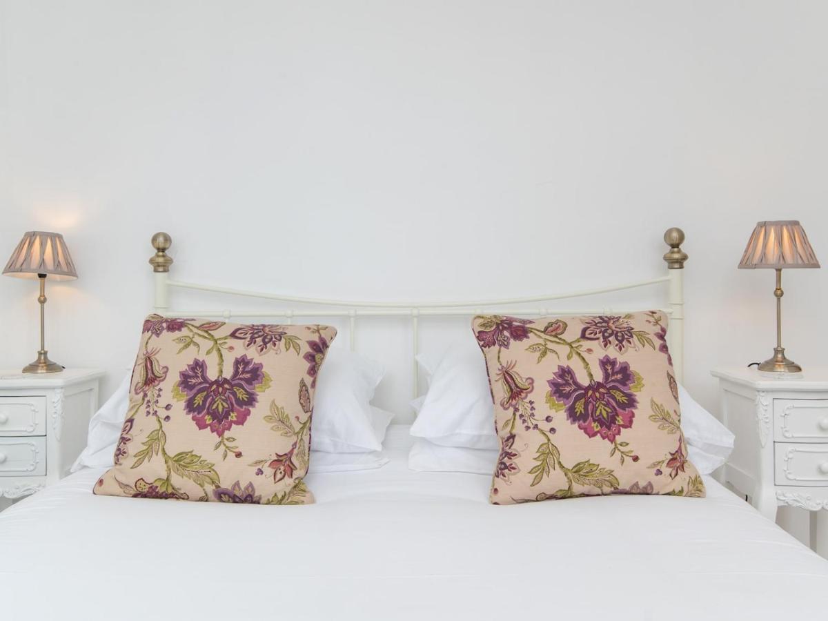 Pass The Keys Stylish 2 Bed Central Bath Apartment With Parking Exteriér fotografie