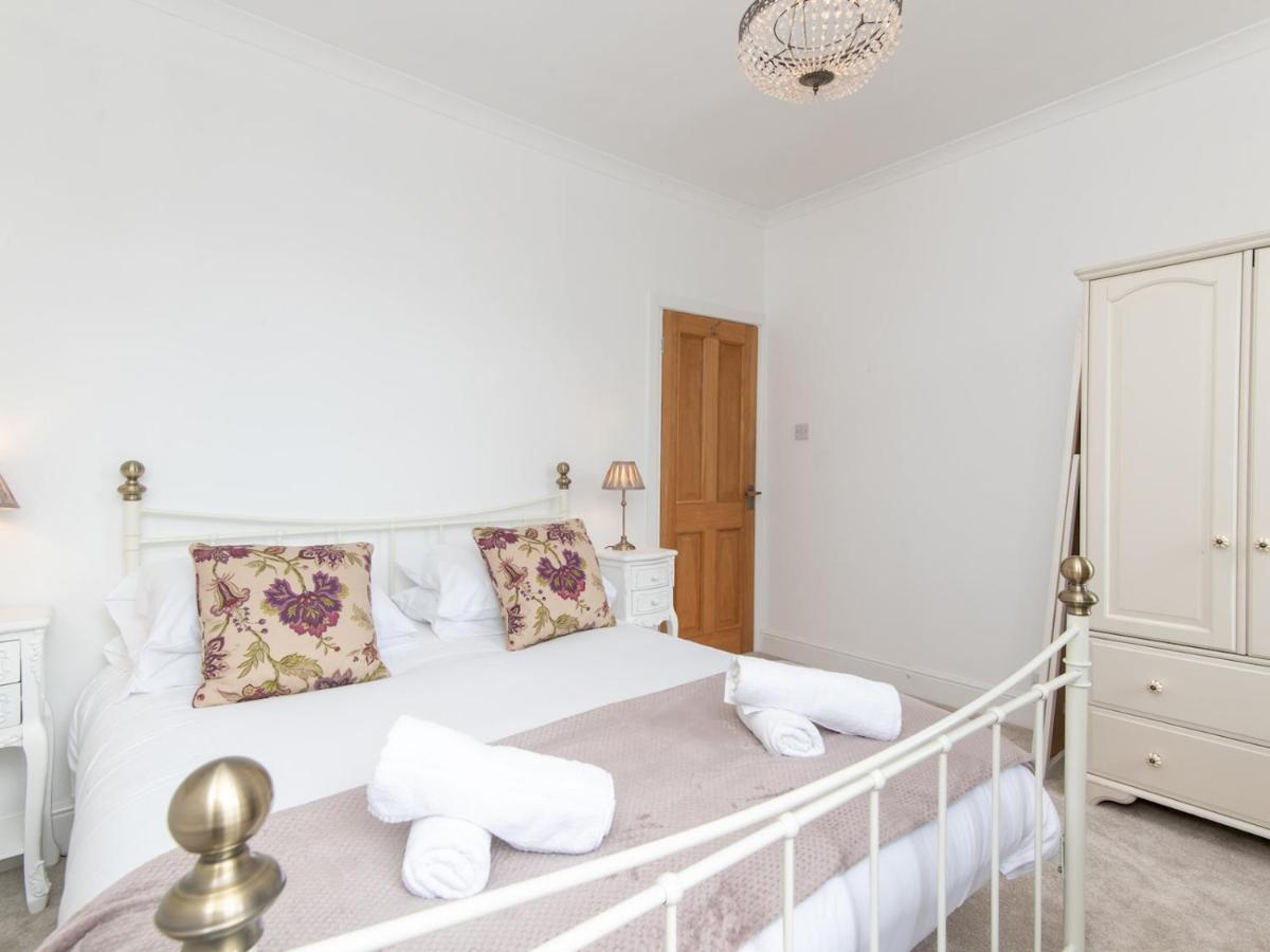 Pass The Keys Stylish 2 Bed Central Bath Apartment With Parking Exteriér fotografie