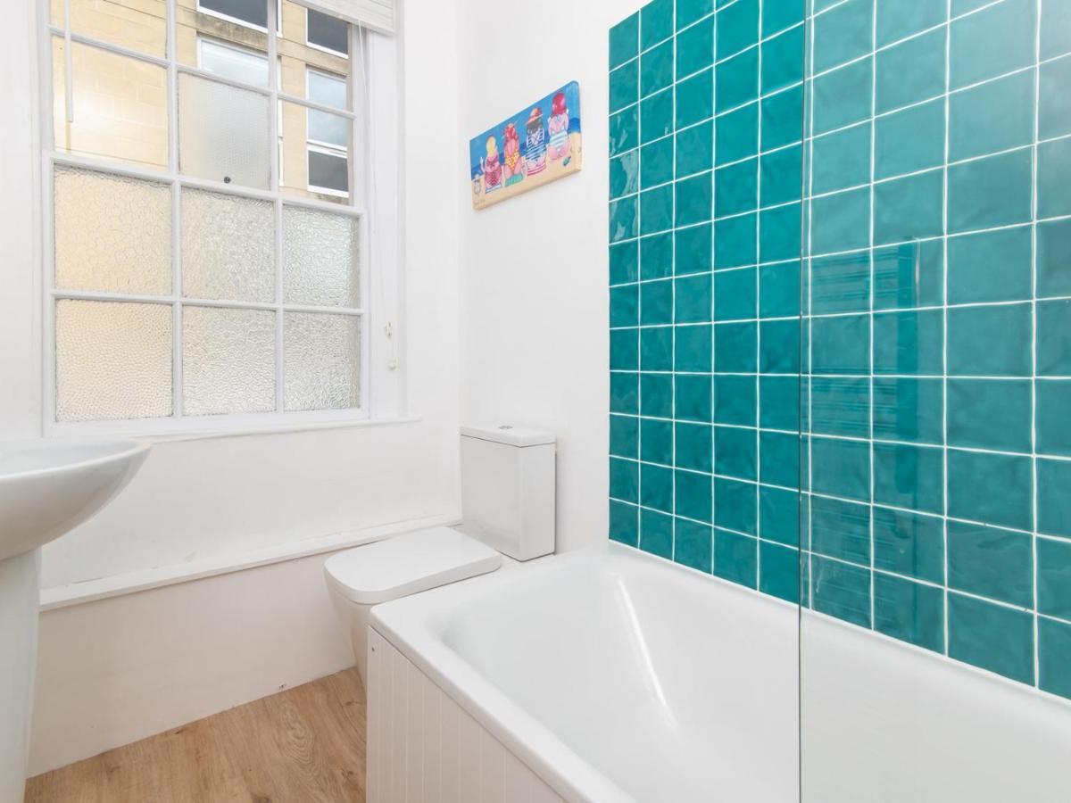 Pass The Keys Stylish 2 Bed Central Bath Apartment With Parking Exteriér fotografie