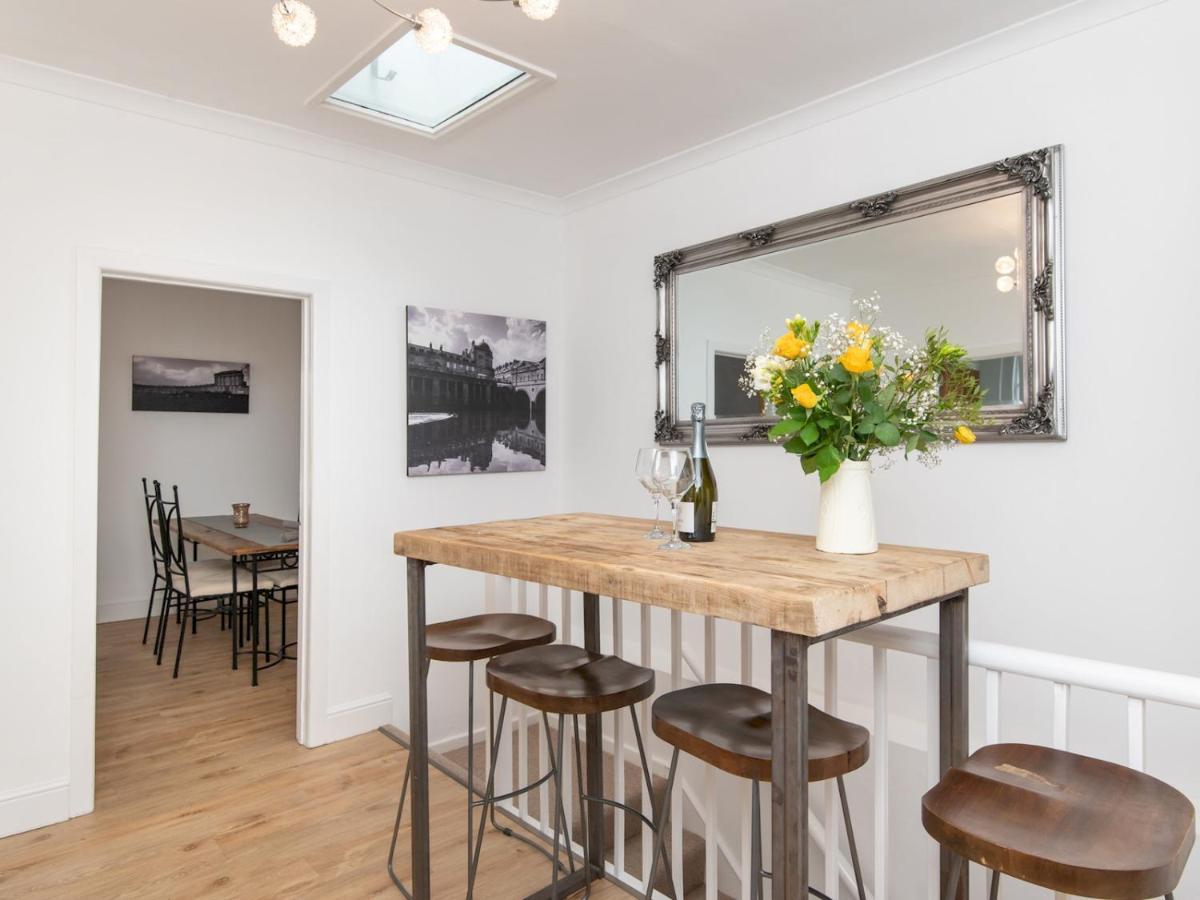 Pass The Keys Stylish 2 Bed Central Bath Apartment With Parking Exteriér fotografie
