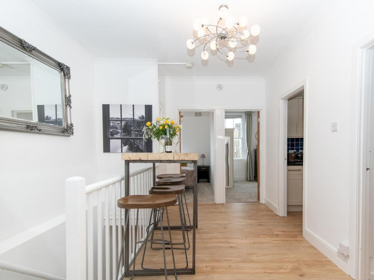 Pass The Keys Stylish 2 Bed Central Bath Apartment With Parking Exteriér fotografie